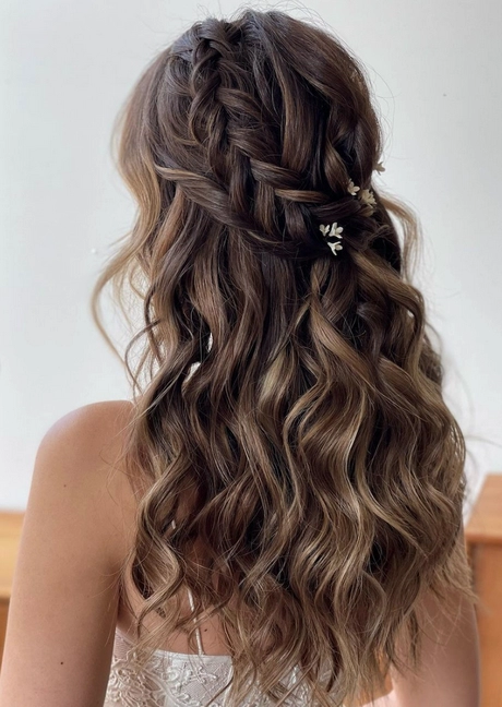 Bridesmaid hairstyles for long hair down bridesmaid-hairstyles-for-long-hair-down-91_2-9-9