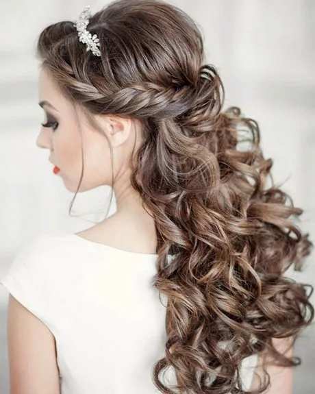 Curly hairstyles for long hair half up curly-hairstyles-for-long-hair-half-up-91-2-2