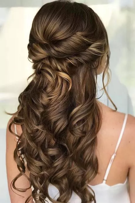 Curly hairstyles for long hair half up curly-hairstyles-for-long-hair-half-up-91_8-17-17