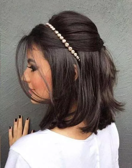 Cute half up half down hairstyles for short hair cute-half-up-half-down-hairstyles-for-short-hair-70_18-10-10