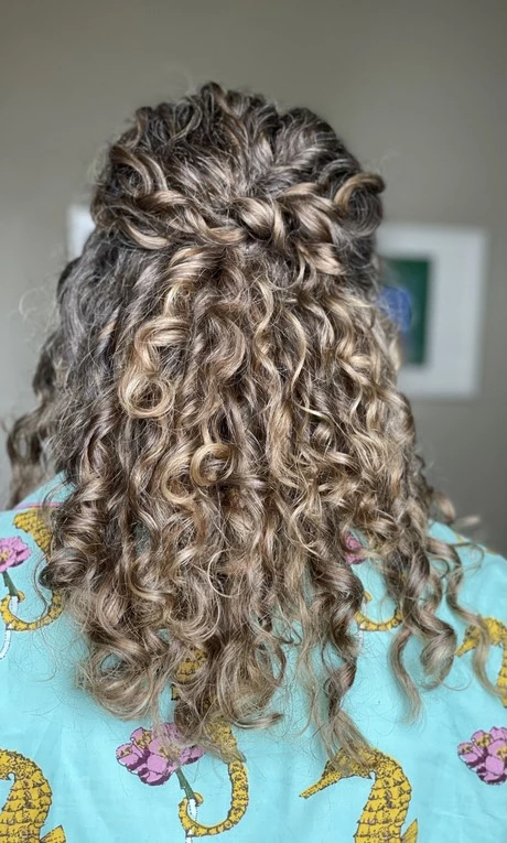Half curly hair half-curly-hair-64-1-1