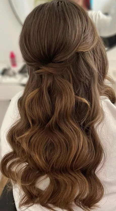 Half up and half down hairstyles for prom half-up-and-half-down-hairstyles-for-prom-46_7-15-15