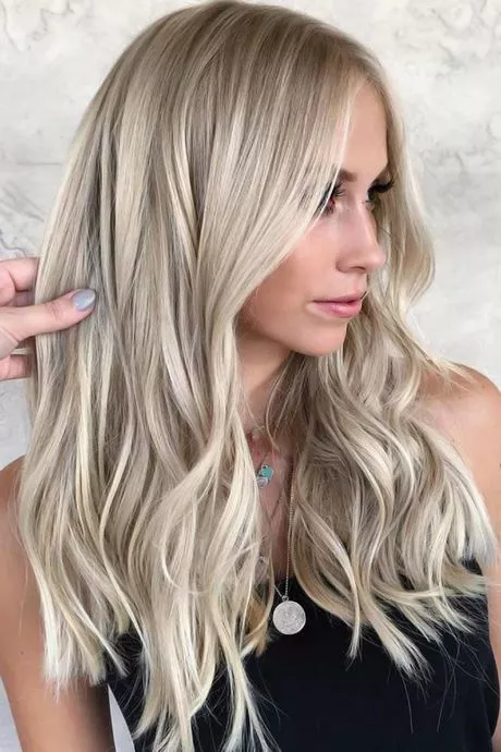 Light blonde hair with highlights light-blonde-hair-with-highlights-88_9-18-18