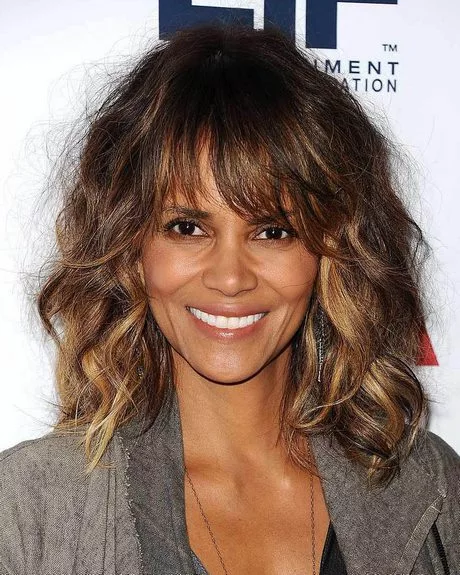 Mid length layered hair with bangs mid-length-layered-hair-with-bangs-38_8-14-14