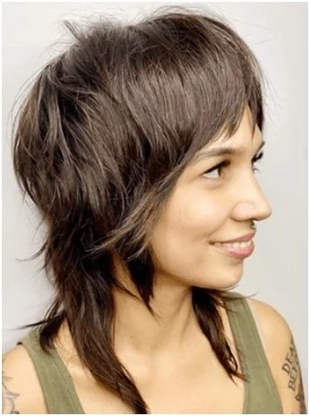 Short haircuts for frizzy hair short-haircuts-for-frizzy-hair-75_11-3-3
