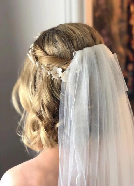 Short hairstyles for wedding bride short-hairstyles-for-wedding-bride-44_11-3-3