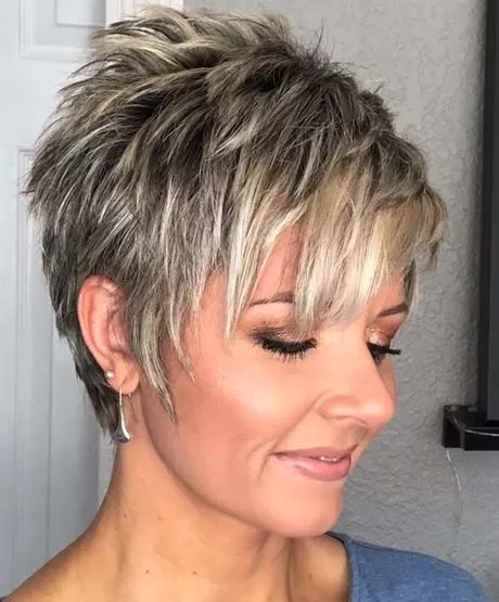 Short hairstyles with bangs for fine hair short-hairstyles-with-bangs-for-fine-hair-25_7-18-18