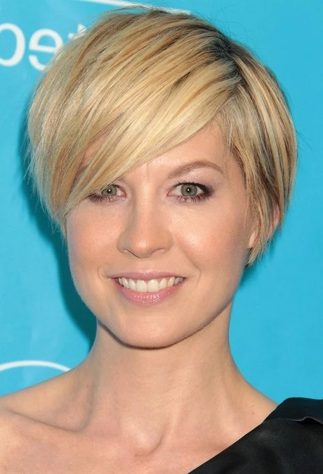 Short hairstyles with side bangs short-hairstyles-with-side-bangs-57_2-11-11