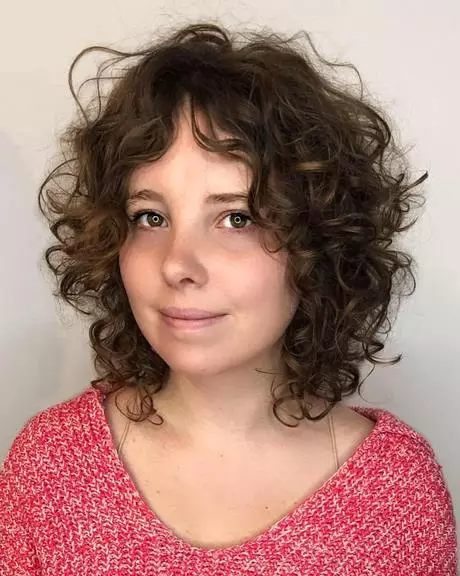 Short layered hairstyles for curly hair short-layered-hairstyles-for-curly-hair-89_9-18-18