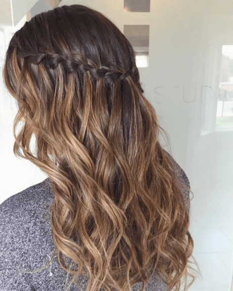 Wedding hairstyles half up half down with braid wedding-hairstyles-half-up-half-down-with-braid-57_2-10