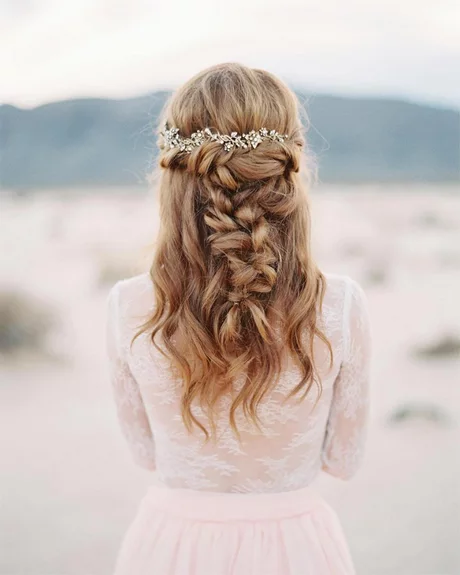 Wedding hairstyles half up half down with braid wedding-hairstyles-half-up-half-down-with-braid-57_3-11