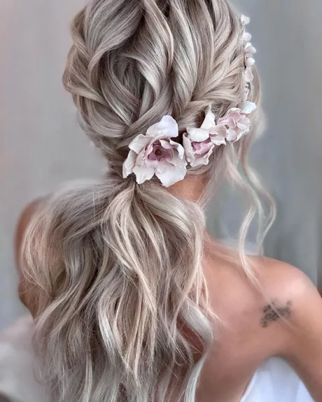Wedding hairstyles with flowers for long hair wedding-hairstyles-with-flowers-for-long-hair-47_13-7