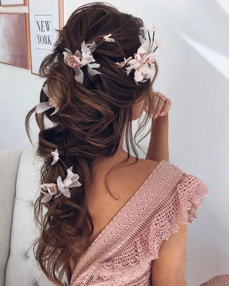 Wedding hairstyles with flowers for long hair wedding-hairstyles-with-flowers-for-long-hair-47_9-17