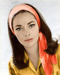 70s hairstyles with scarves 70s-hairstyles-with-scarves-61_2