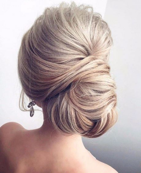 Bridesmaid bun hairstyles bridesmaid-bun-hairstyles-65_16
