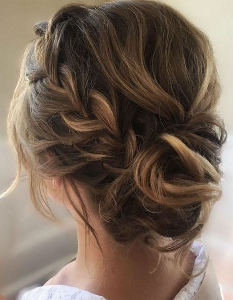 Bridesmaid bun hairstyles bridesmaid-bun-hairstyles-65_7