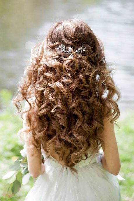 Bridesmaid hairstyle ideas bridesmaid-hairstyle-ideas-85_17