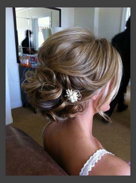 Bridesmaid updos for medium length hair bridesmaid-updos-for-medium-length-hair-82_10