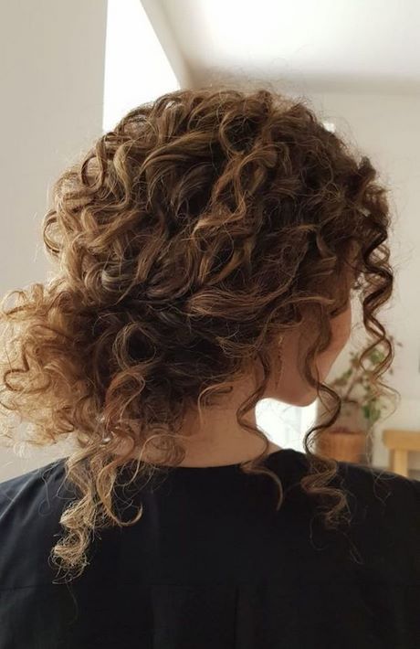 Curly hair updos curly-hair-updos-87