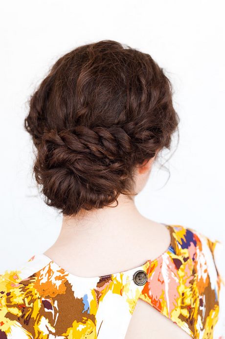 Curly hair updos curly-hair-updos-87_3