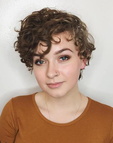 Hairstyle in short curly hair hairstyle-in-short-curly-hair-88_10