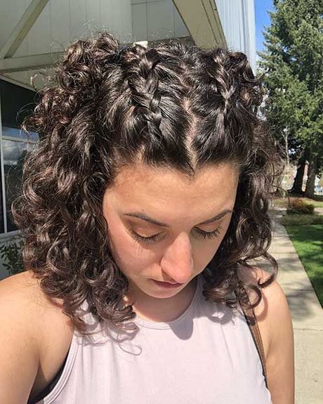 Pretty hairstyles for short curly hair pretty-hairstyles-for-short-curly-hair-47_17
