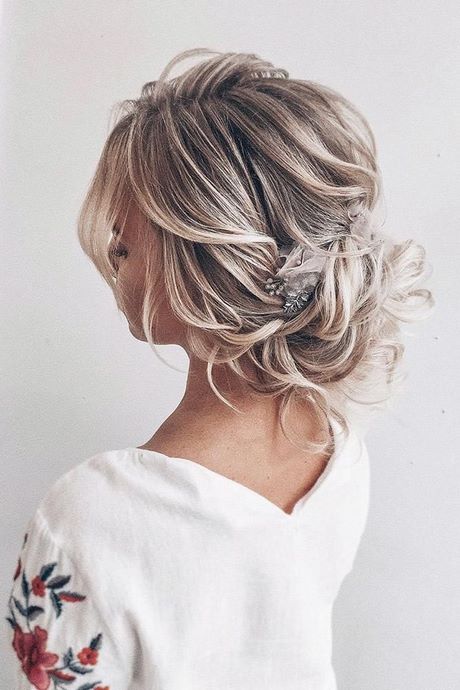 Short blonde wedding hairstyles