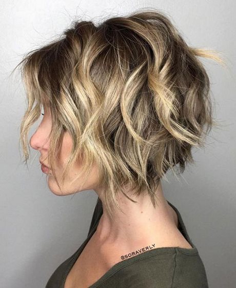 Short hairstyles for ladies with wavy hair short-hairstyles-for-ladies-with-wavy-hair-21_2