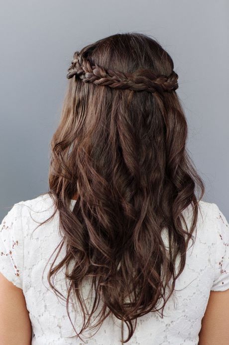 Simple bridesmaid hairstyles for long hair