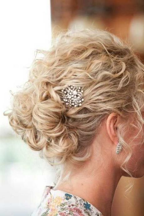 Wedding hair for short curly hair wedding-hair-for-short-curly-hair-96_5