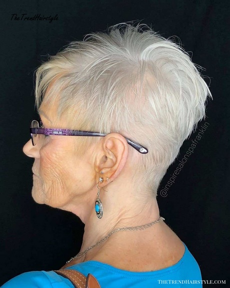 Best haircut for thinning hair on top woman best-haircut-for-thinning-hair-on-top-woman-96_6