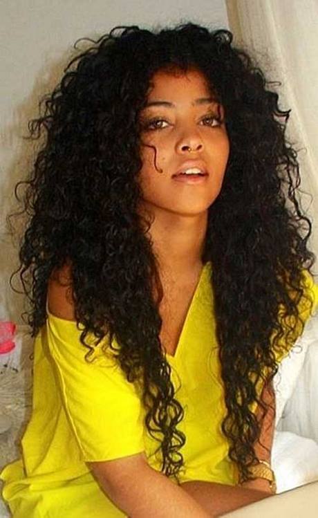 Hairstyles for curly hair and round faces hairstyles-for-curly-hair-and-round-faces-32_7