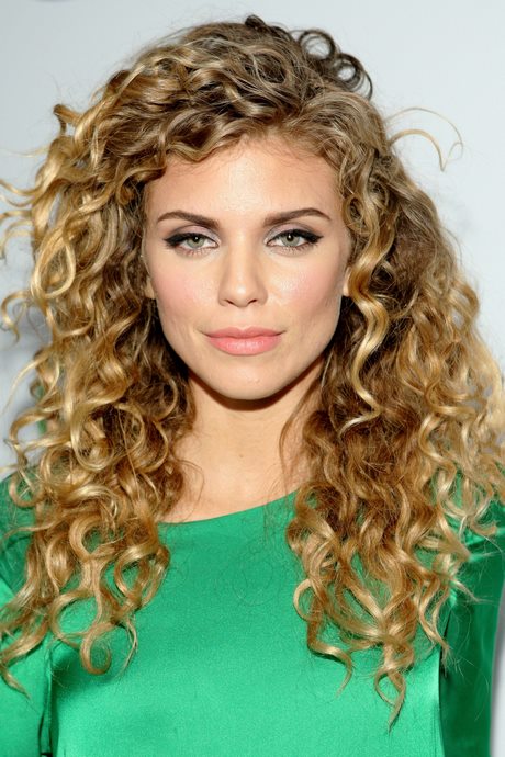 Hairstyles for people with curly hair hairstyles-for-people-with-curly-hair-17_13