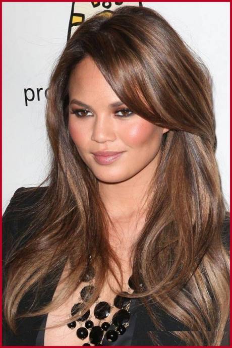 Long layered hair for round faces