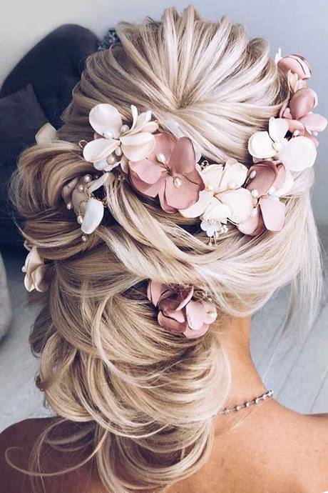 Prom hair with flowers prom-hair-with-flowers-17_15