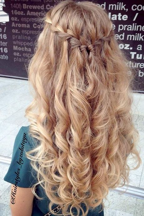 Prom hairstyles for long hair down curly