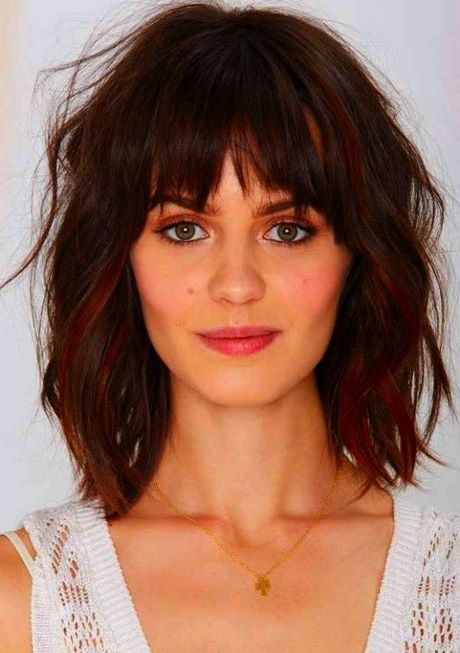Round face short hair with bangs round-face-short-hair-with-bangs-22_3