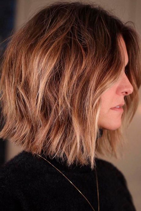 Short haircuts for wavy hair and round faces short-haircuts-for-wavy-hair-and-round-faces-32_9