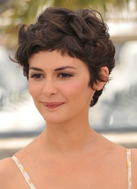 Short haircuts for women with thick curly hair