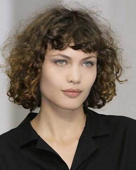 Short haircuts with bangs for curly hair short-haircuts-with-bangs-for-curly-hair-09_17