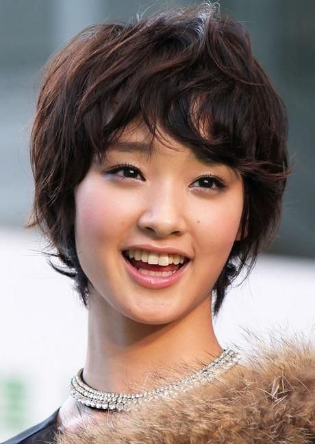 Short hairstyle for wavy hair round face short-hairstyle-for-wavy-hair-round-face-45_2