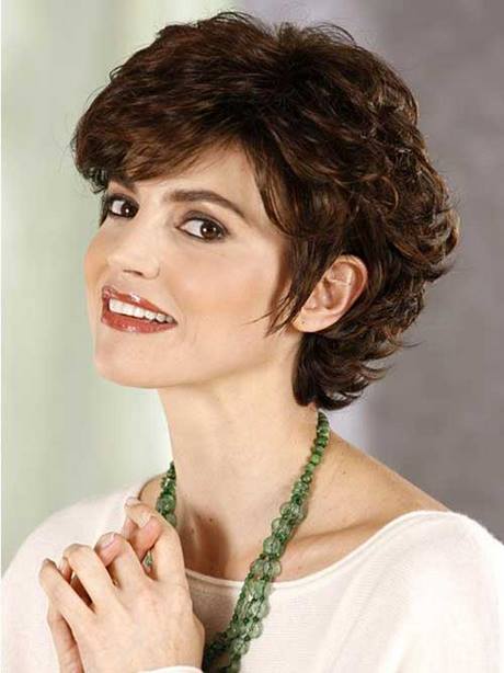 Short hairstyles for curly hair and round faces short-hairstyles-for-curly-hair-and-round-faces-71_5