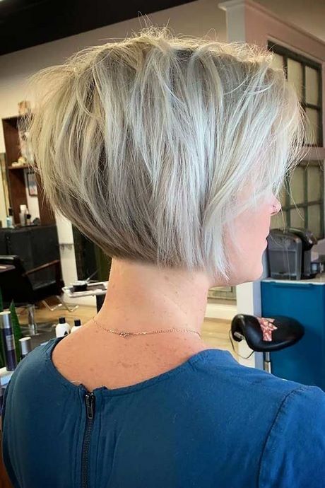 Short hairstyles for thinning hair on top