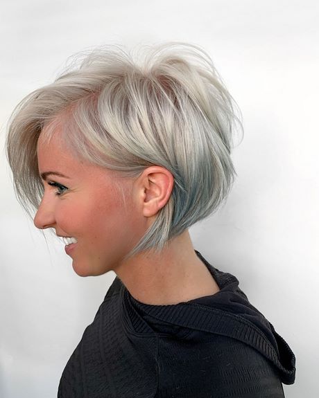 Short hairstyles for thinning hair on top