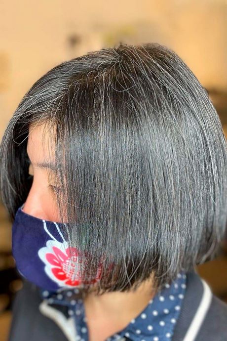 Short straight hair for round face