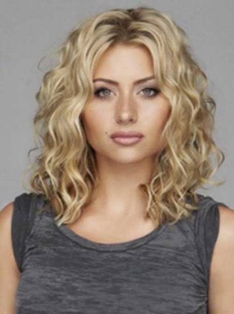 Short to medium hairstyles for curly hair short-to-medium-hairstyles-for-curly-hair-57_13