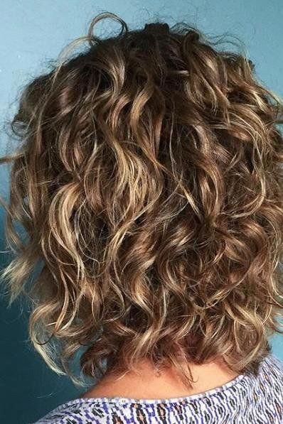 Short to medium hairstyles for curly hair short-to-medium-hairstyles-for-curly-hair-57_16