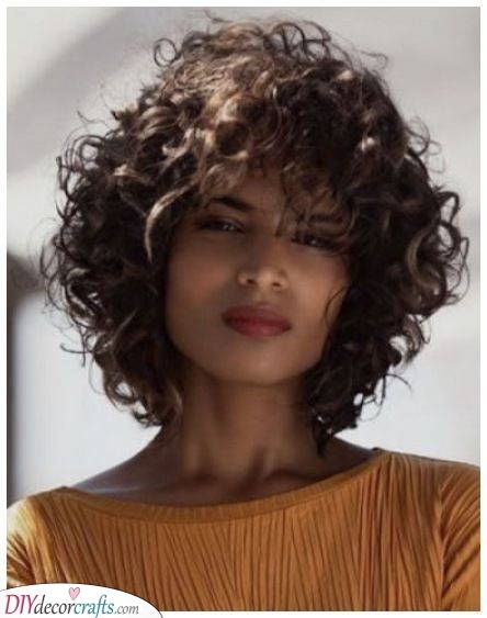 Short to medium hairstyles for curly hair short-to-medium-hairstyles-for-curly-hair-57_6