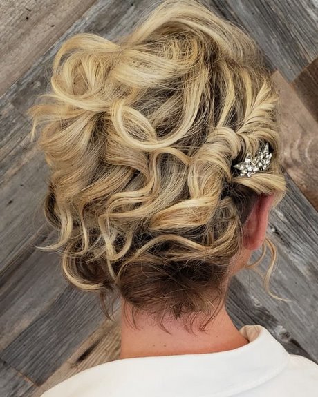 Updo hairstyles for short curly hair updo-hairstyles-for-short-curly-hair-81_10