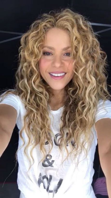 Women's long curly hairstyles womens-long-curly-hairstyles-21_7